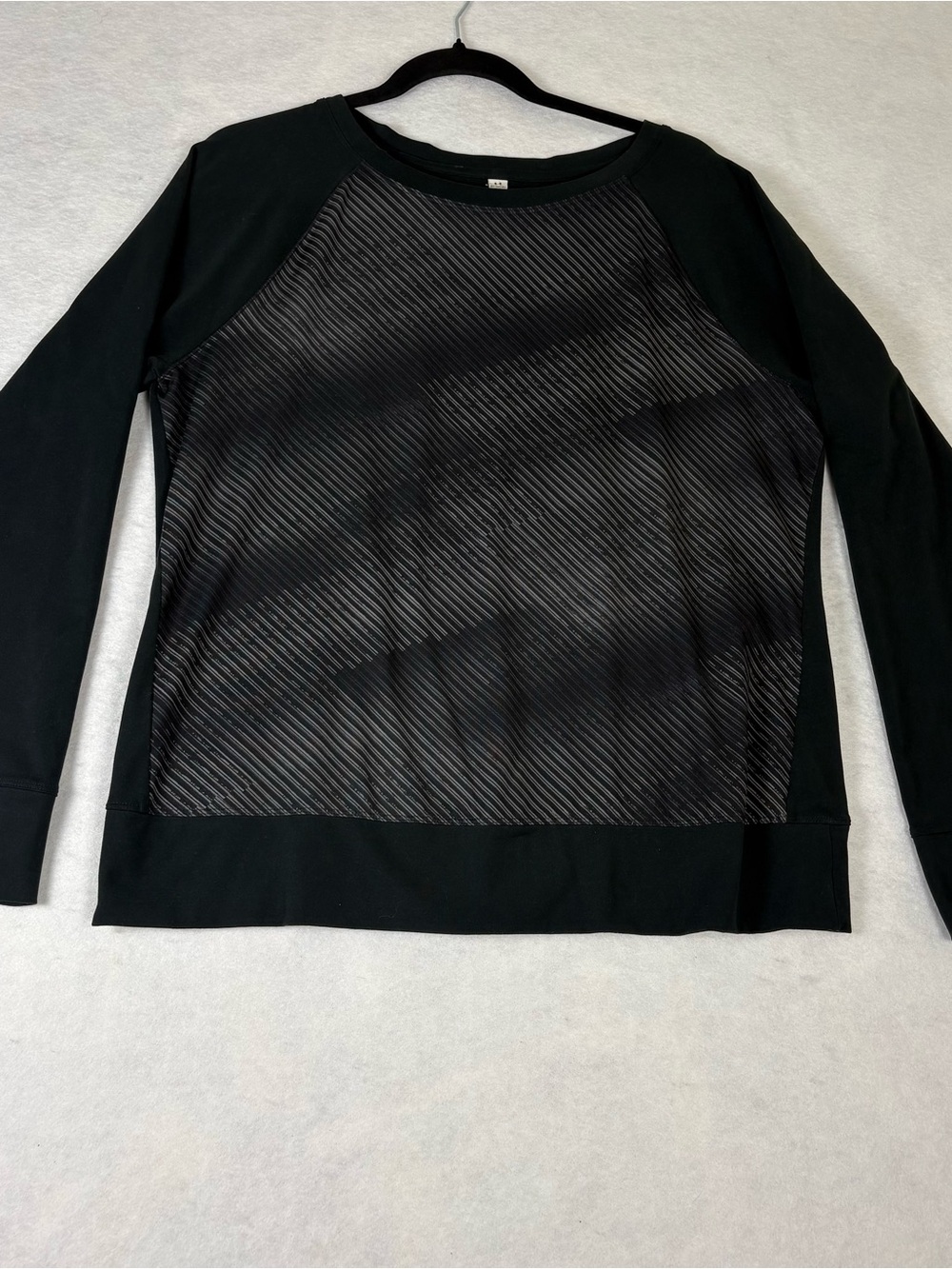 Under Armour Athletic Black Crewneck Textured Long sleeve Top